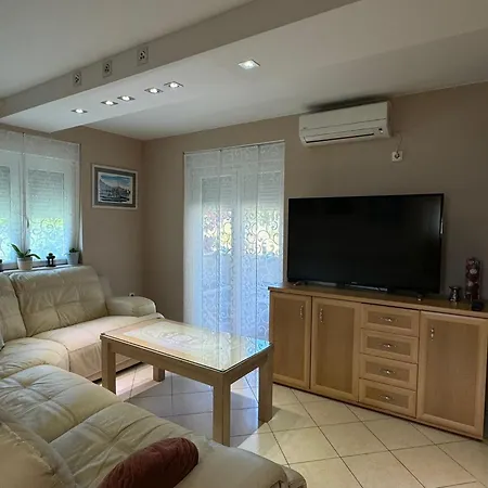 Apartment Sweet *